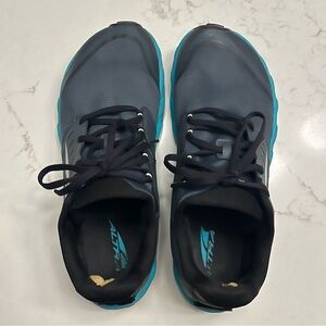 Women’s Altra Superior 5 Running Shoes in Dark Slate, Size 10.5